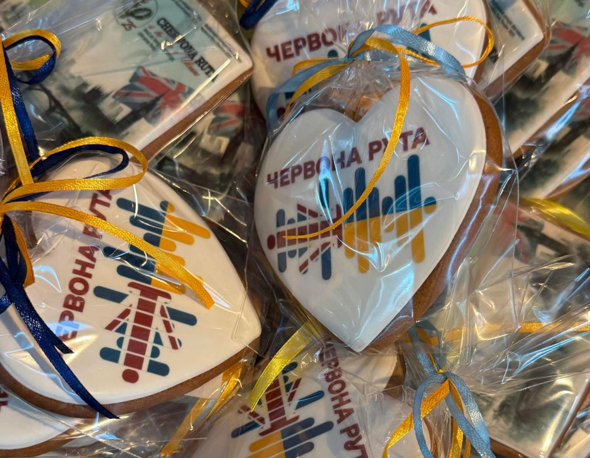 Gingerbread hearts in blue and yellow ribbons, made for the Chervona Ruta festival in London